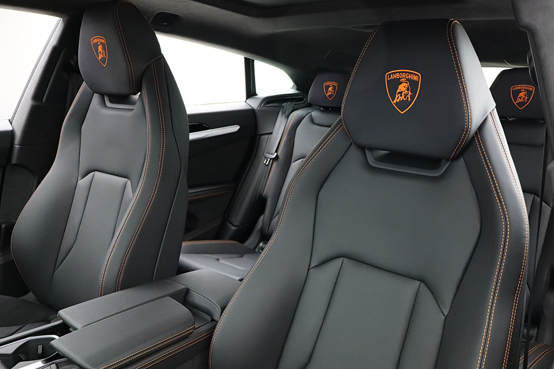 2026 Lamborghini Urus SE - Photo 24
