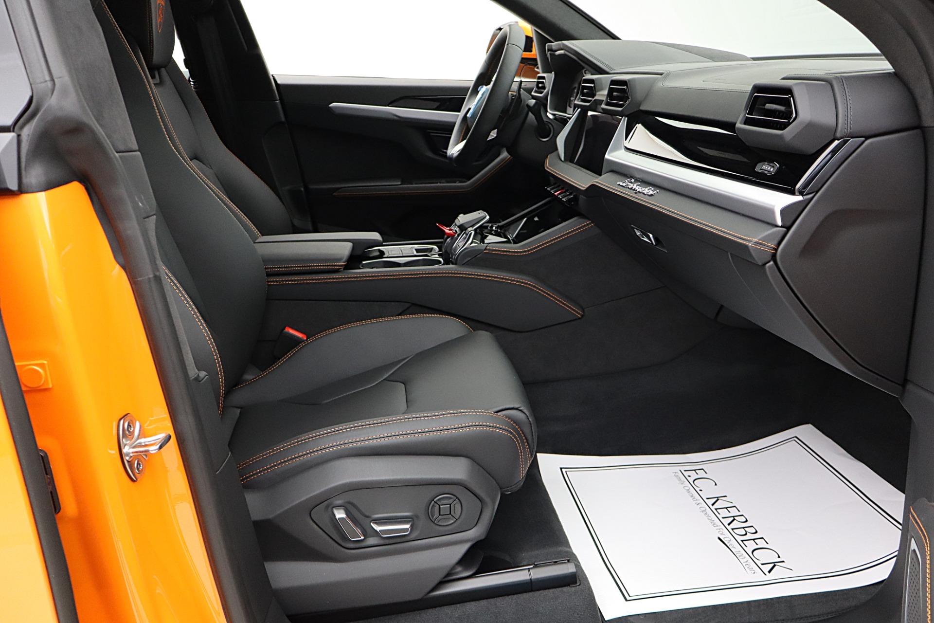 2026 Lamborghini Urus SE - Photo 27