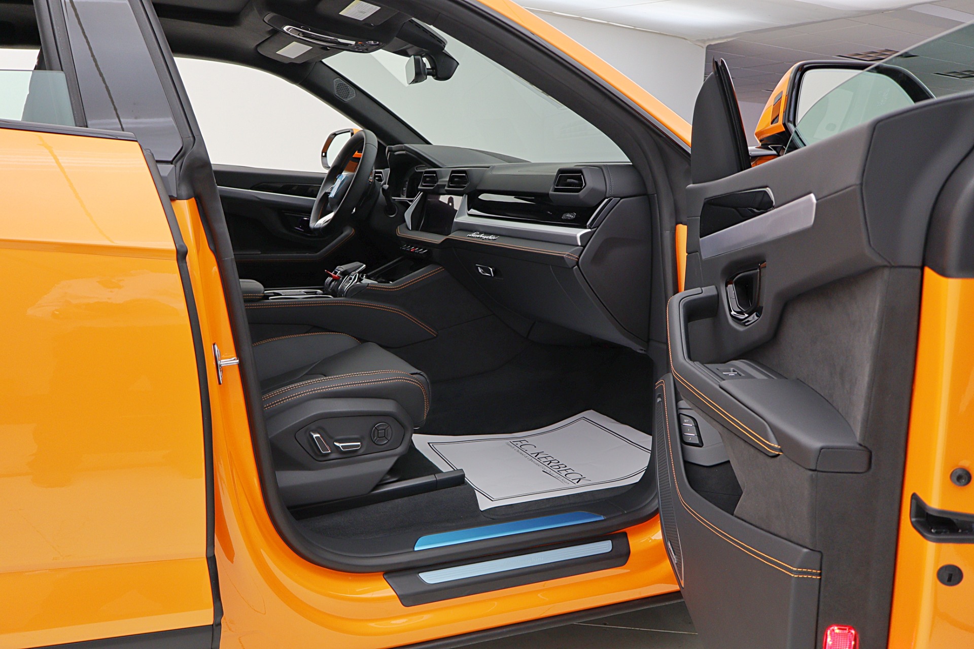 2026 Lamborghini Urus SE - Photo 31