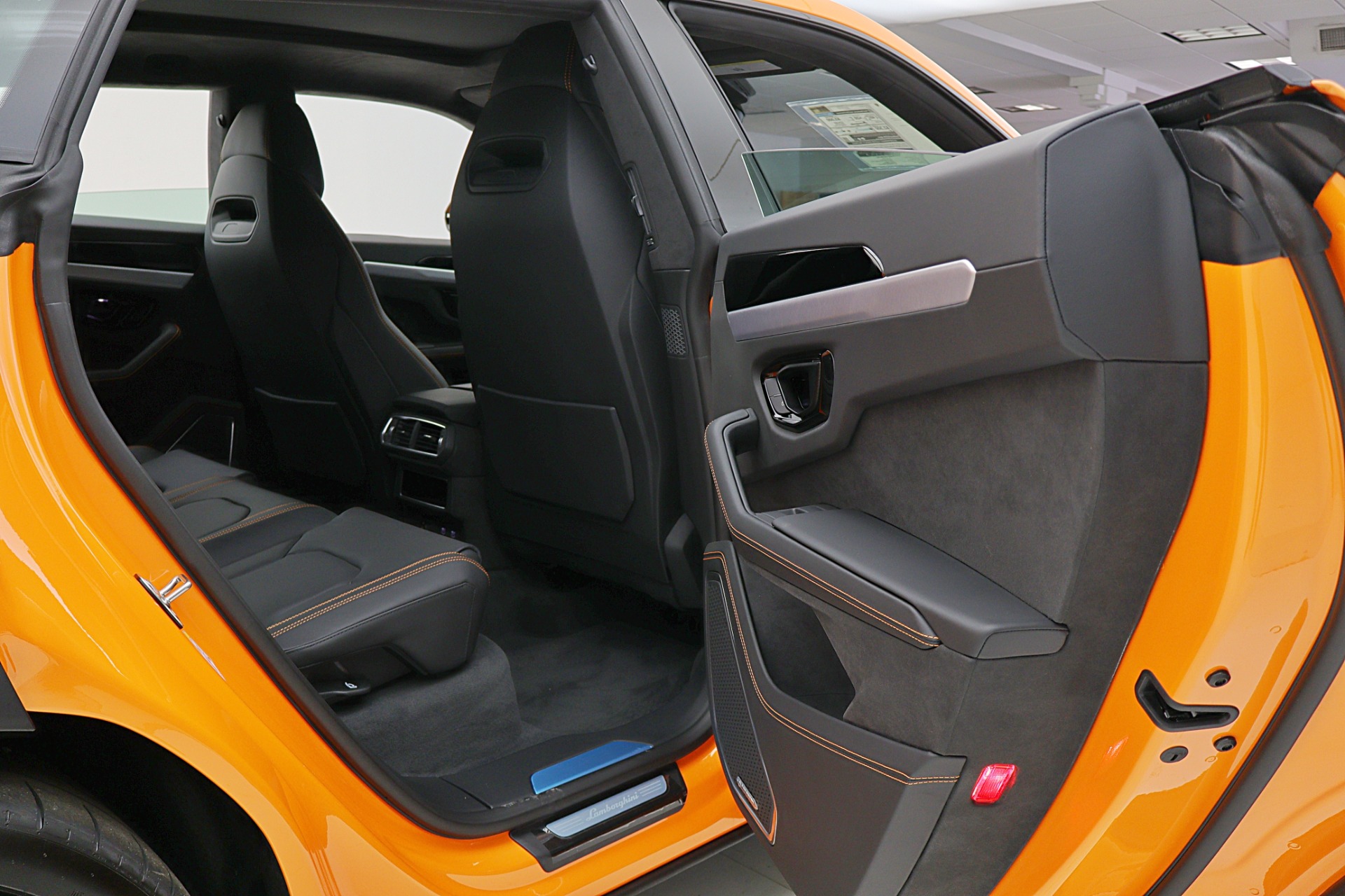 2026 Lamborghini Urus SE - Photo 33