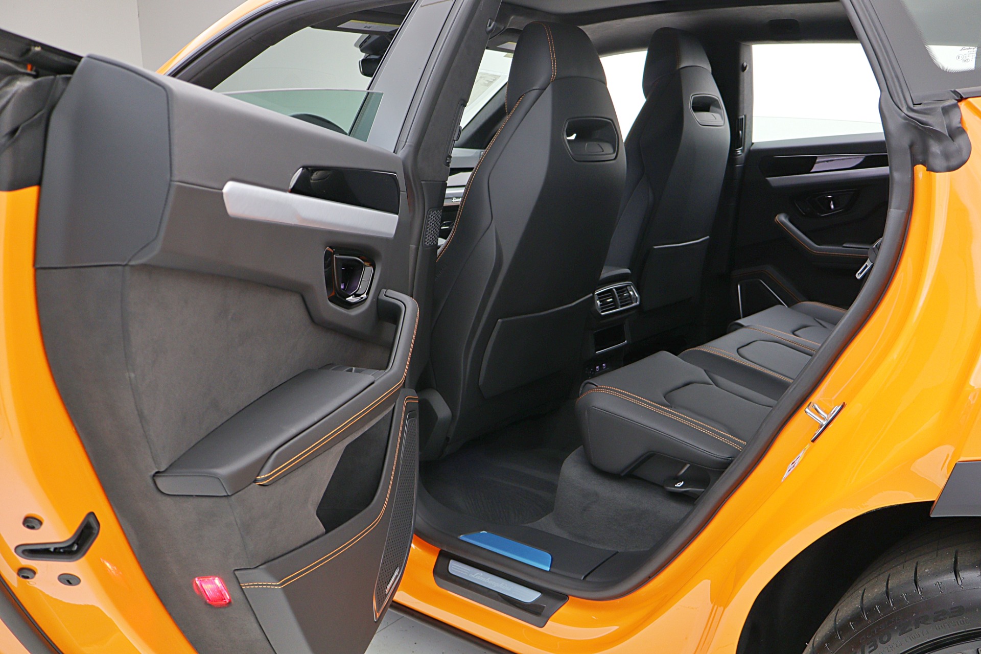 2026 Lamborghini Urus SE - Photo 36