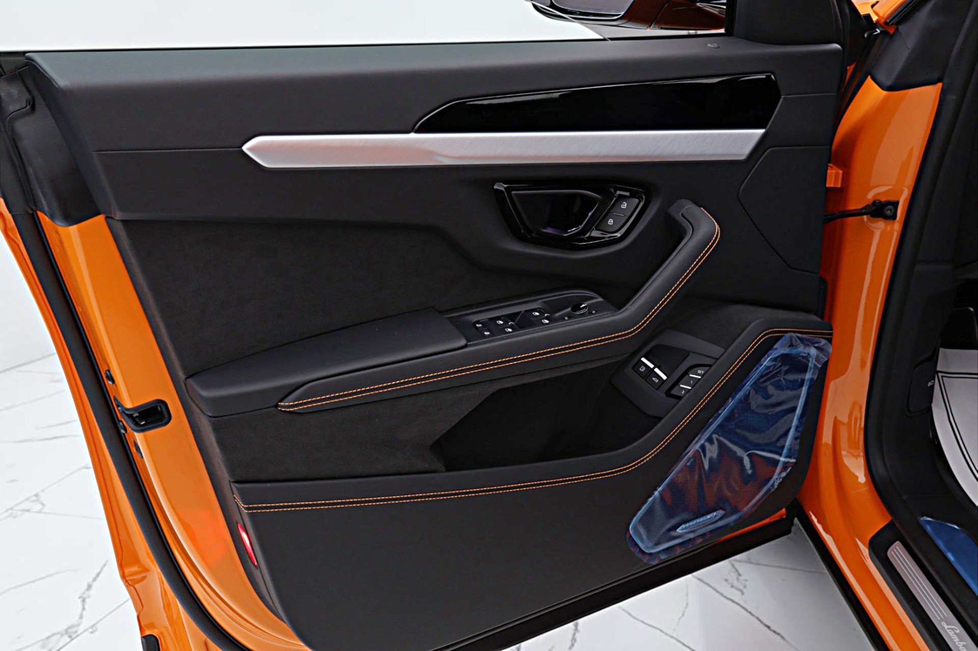 2026 Lamborghini Urus SE - Photo 40