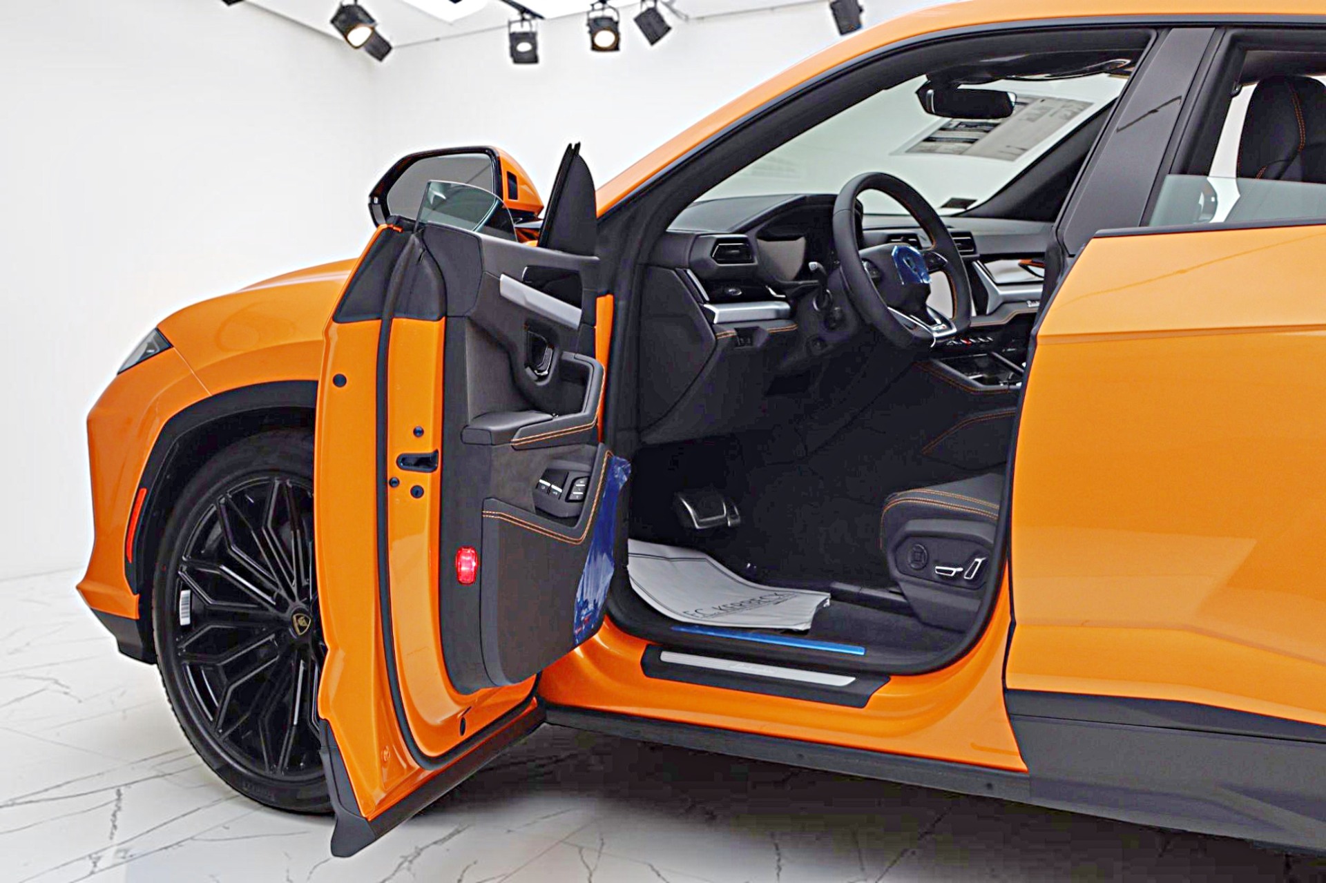 2026 Lamborghini Urus SE - Photo 6