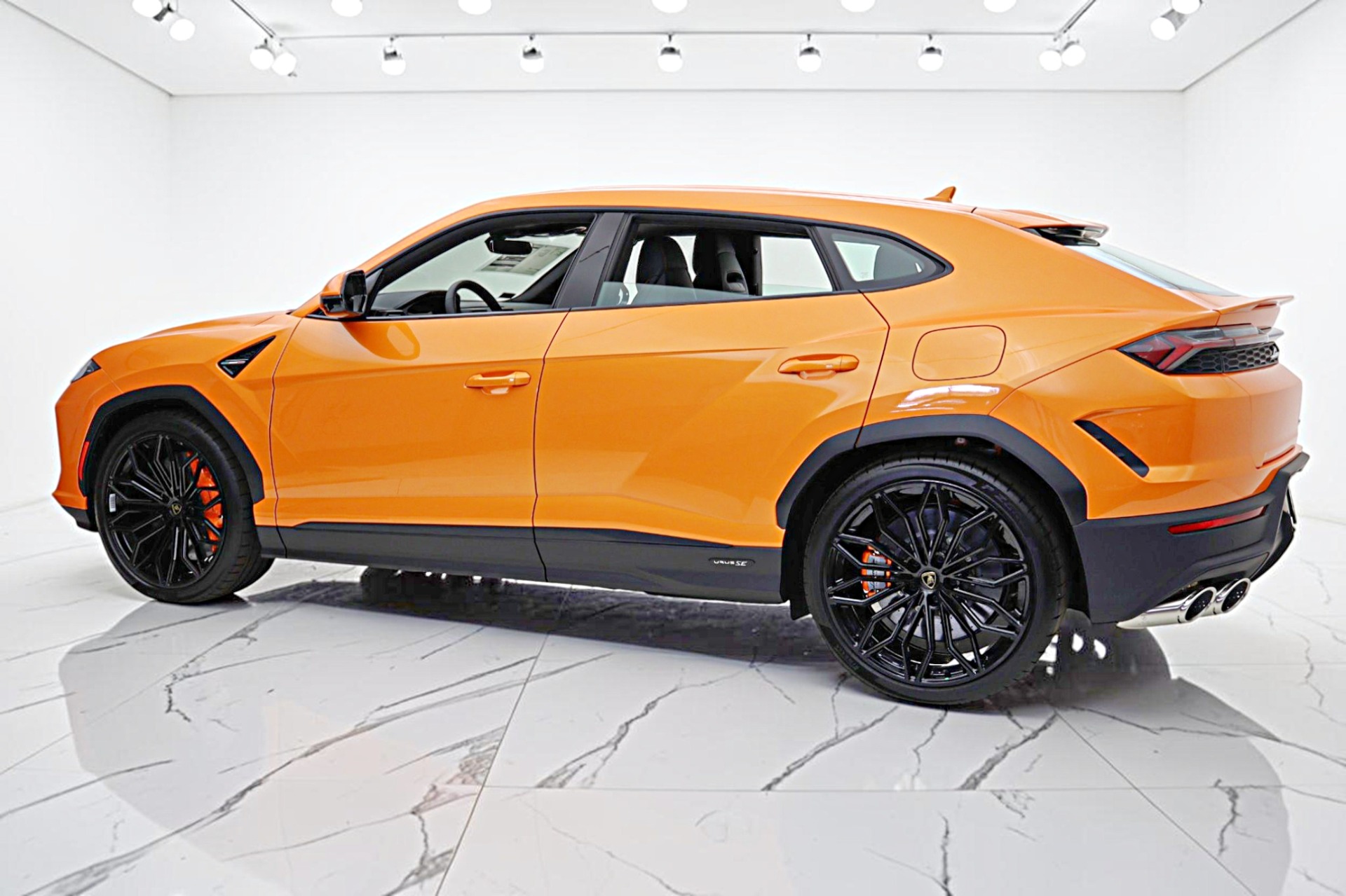 2026 Lamborghini Urus SE - Photo 7