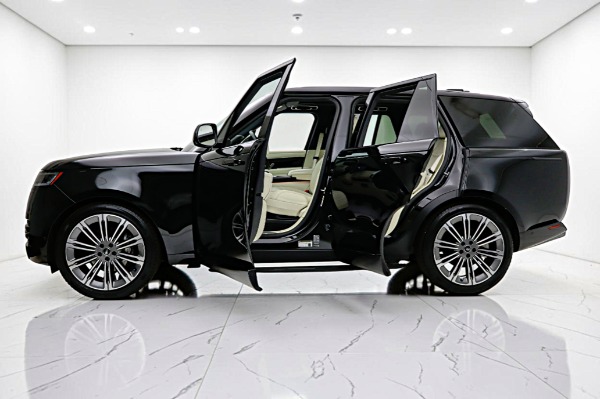Used 2025 Land Rover Range Rover P400 SE SWB for sale Sold at F.C. Kerbeck Lamborghini Palmyra N.J. in Palmyra NJ 08065 4
