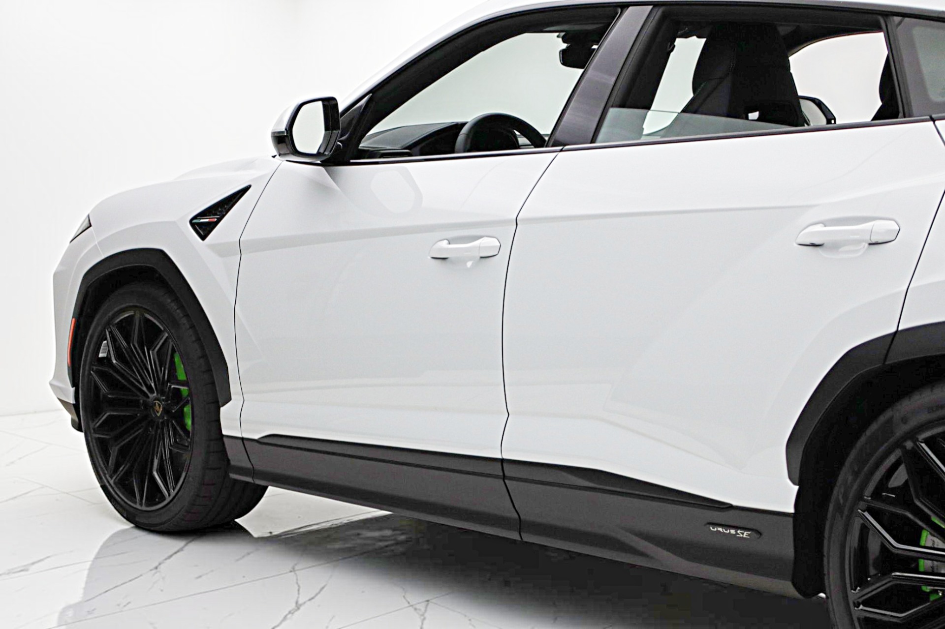 2026 Lamborghini Urus SE - Photo 9