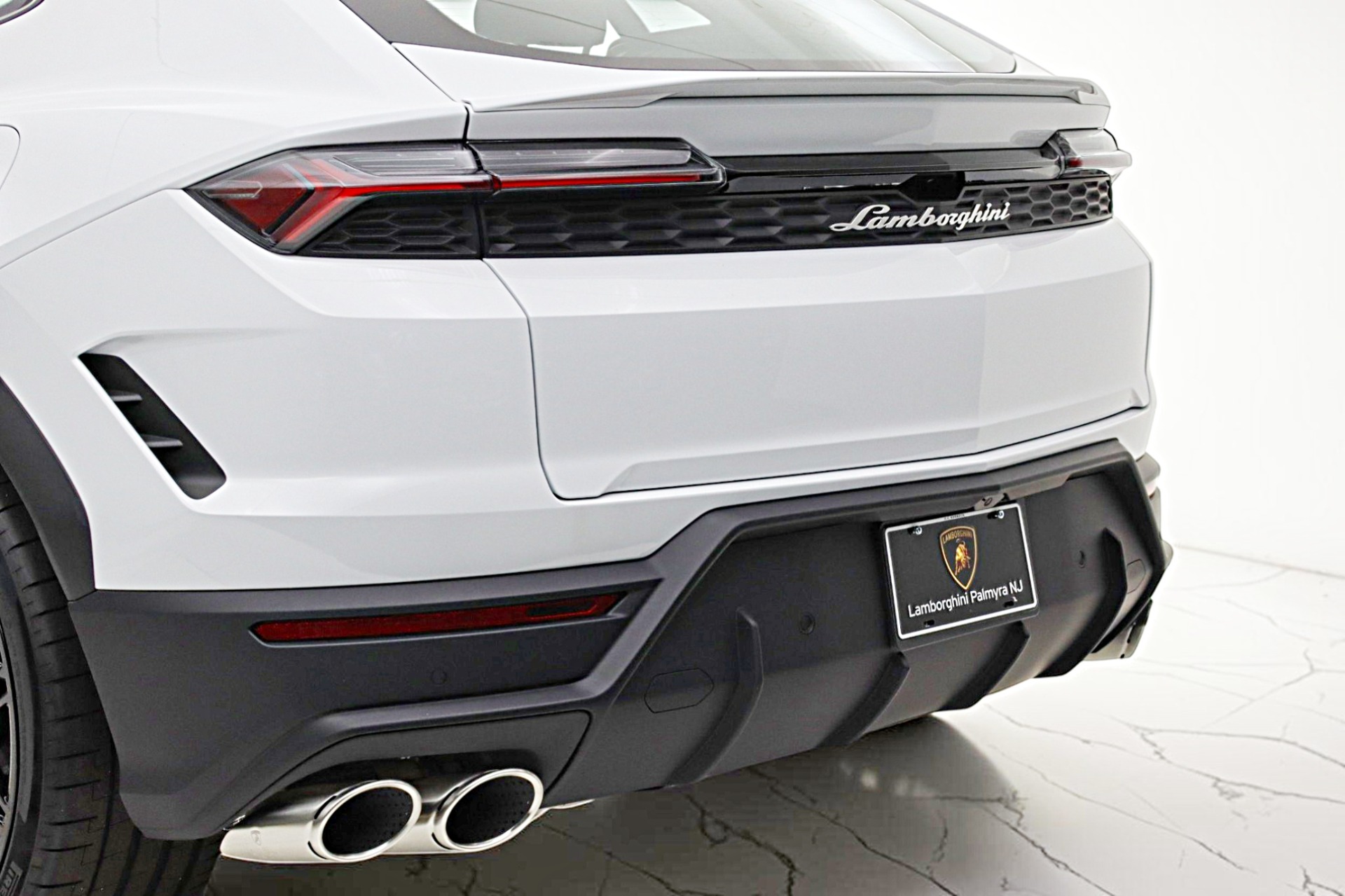 2026 Lamborghini Urus SE - Photo 10
