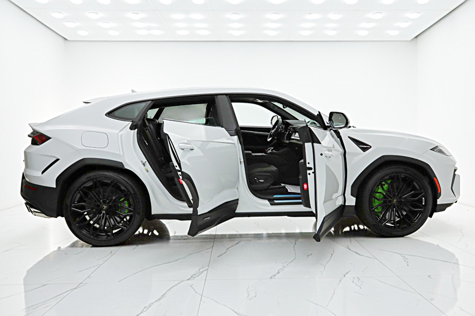 2026 Lamborghini Urus SE - Photo 15