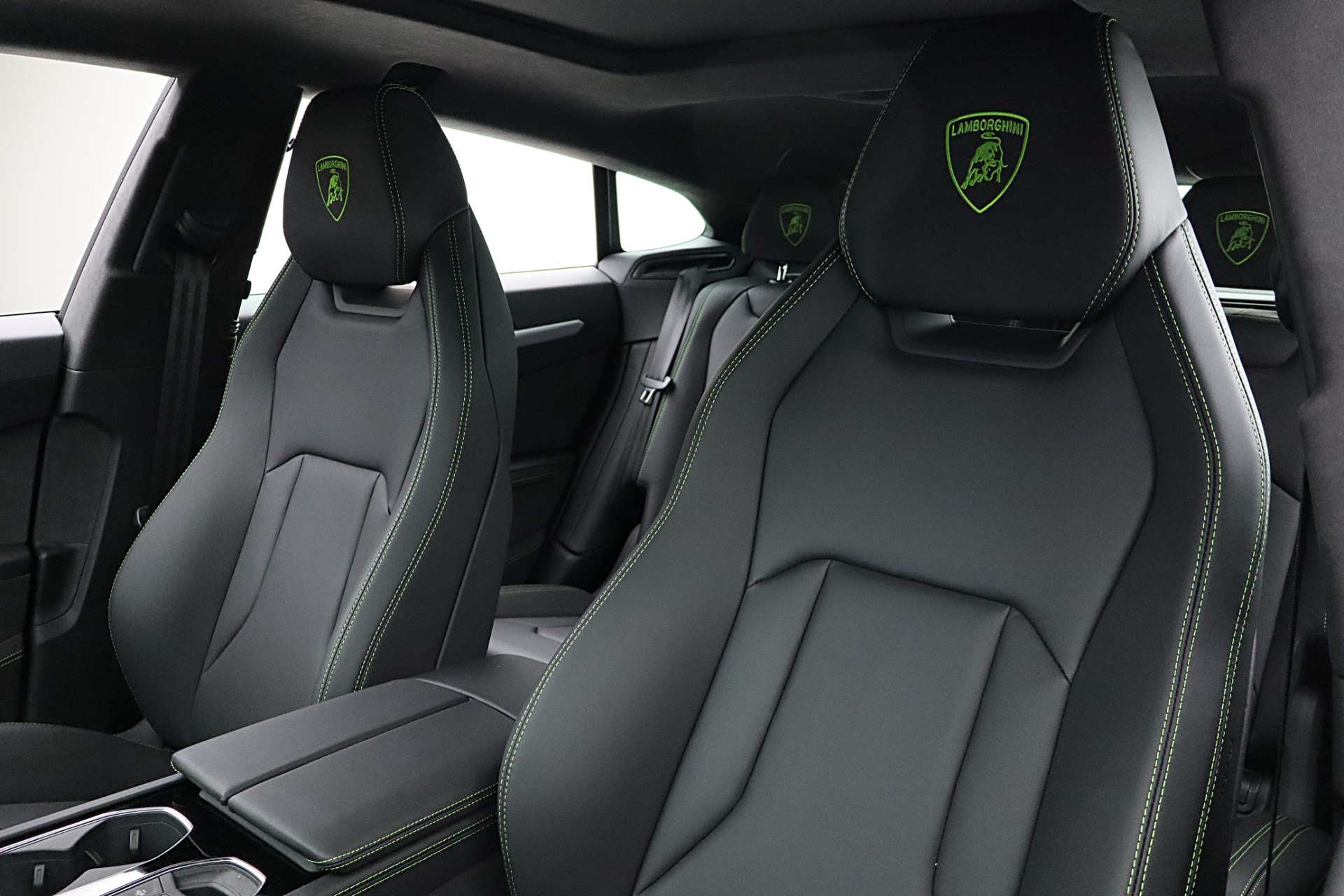 2026 Lamborghini Urus SE - Photo 25