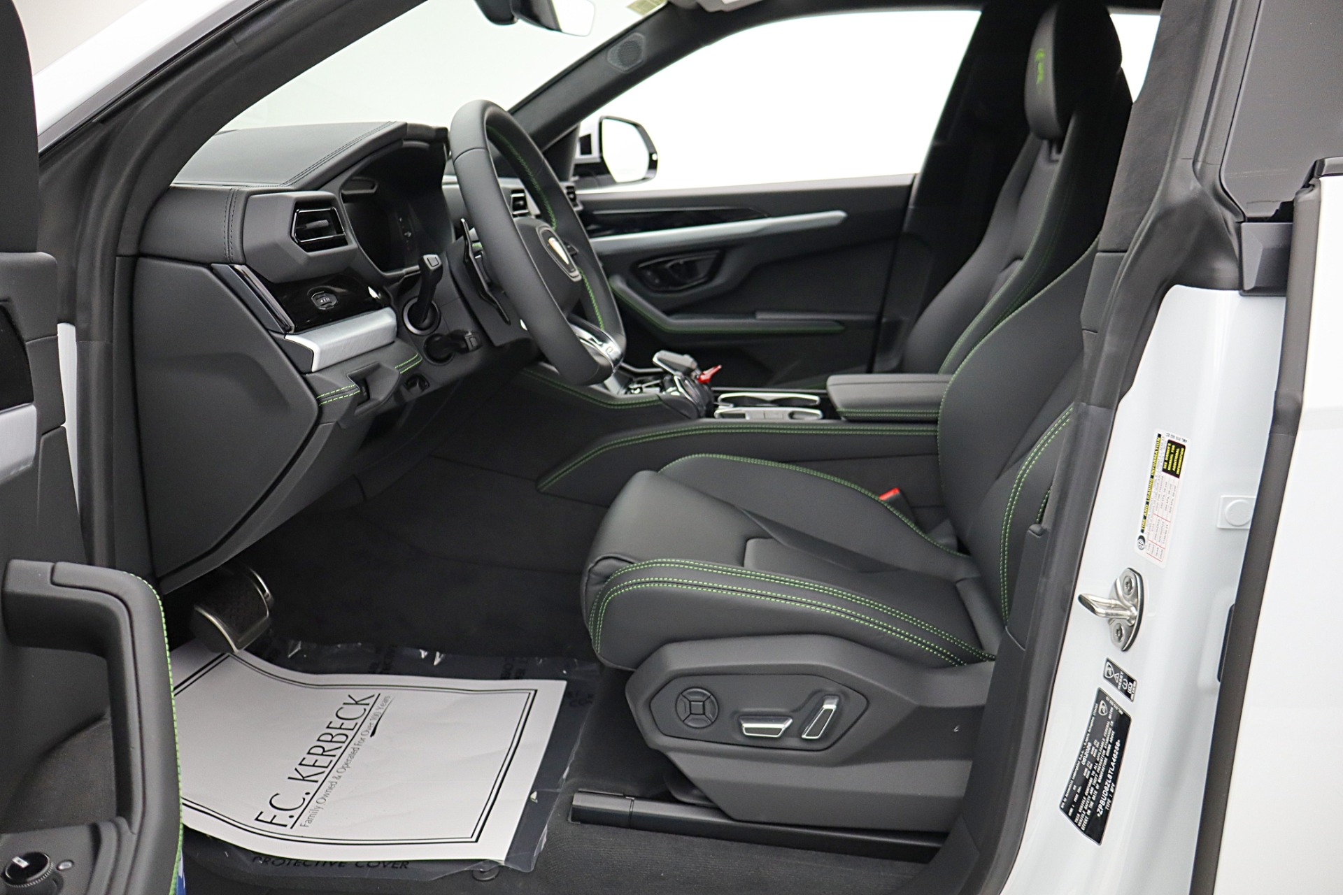2026 Lamborghini Urus SE - Photo 37
