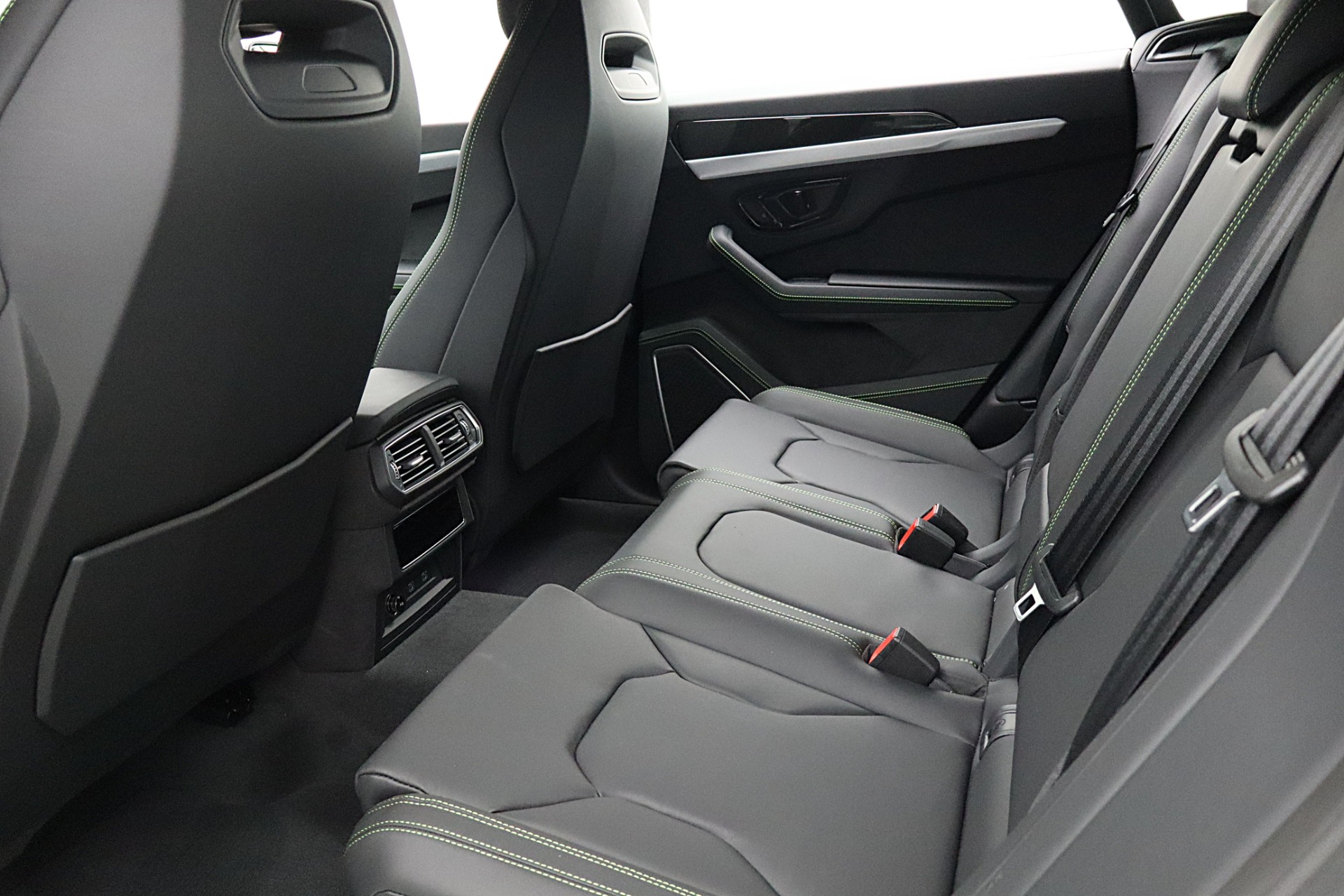 2026 Lamborghini Urus SE - Photo 40