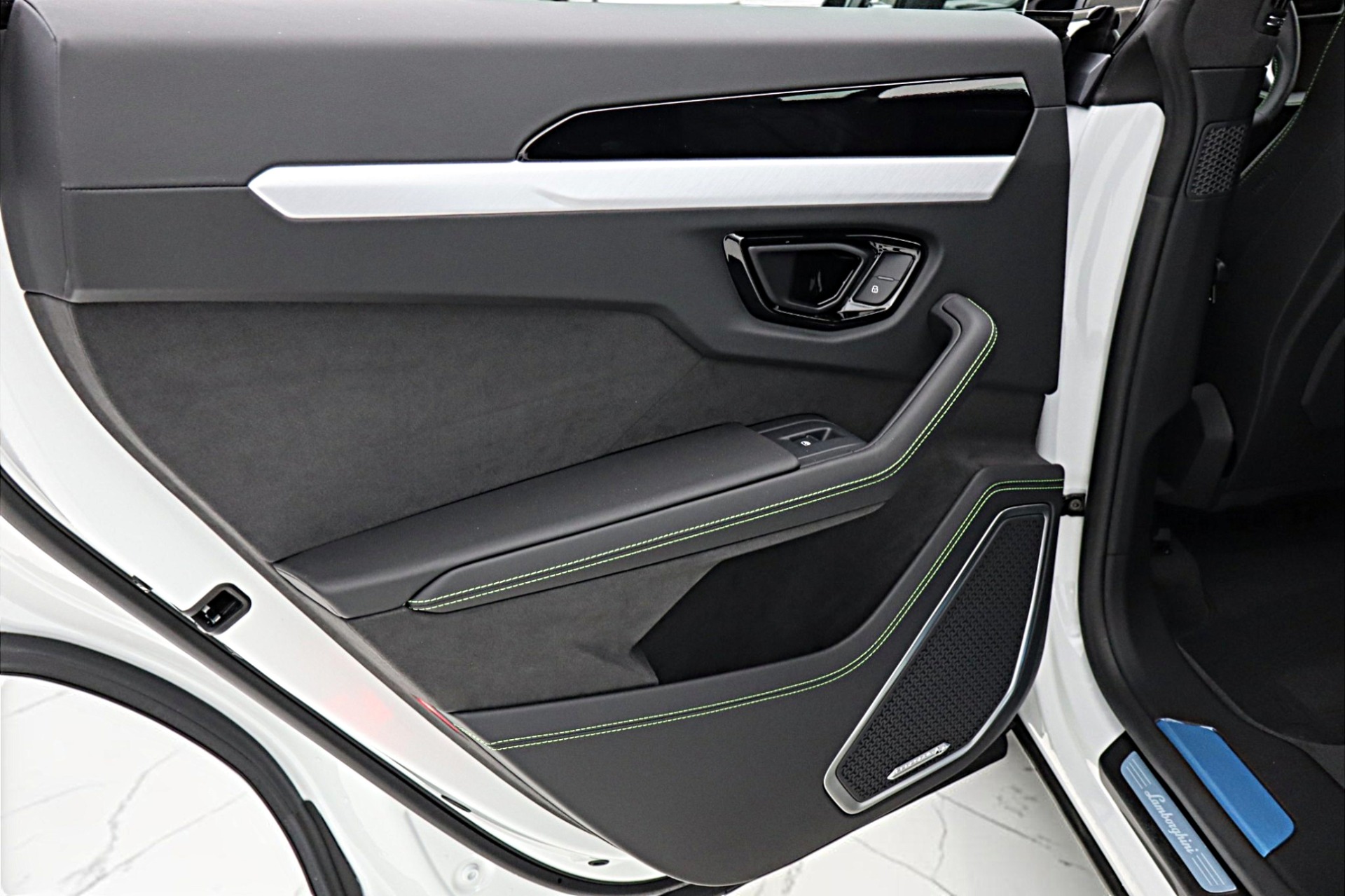 2026 Lamborghini Urus SE - Photo 44
