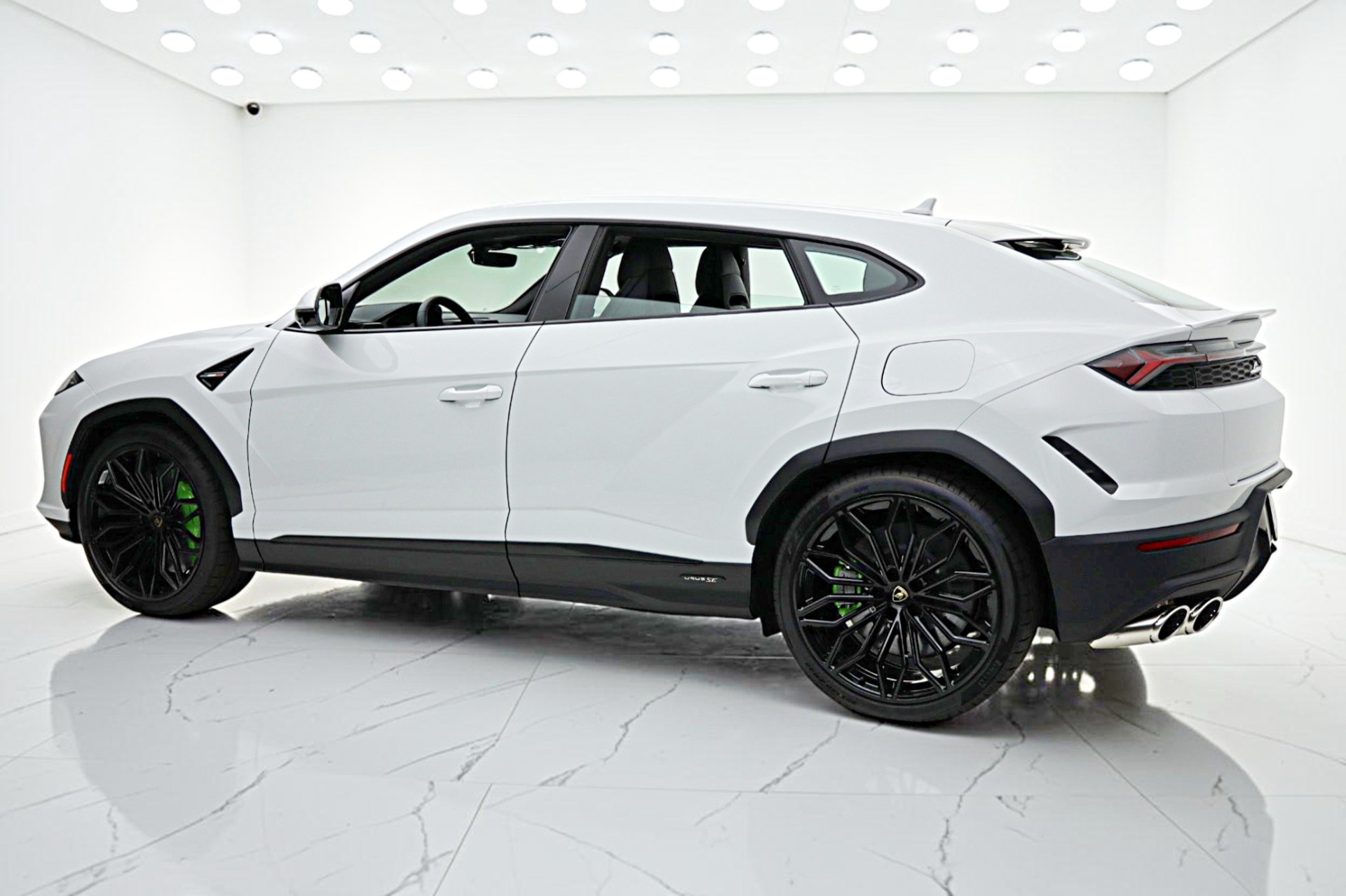 2026 Lamborghini Urus SE - Photo 8