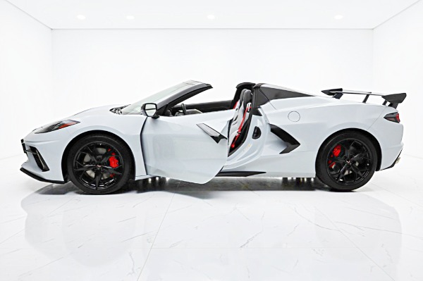 Used 2022 Chevrolet Corvette Stingray 3LT Convertible for sale $76,000 at F.C. Kerbeck Lamborghini Palmyra N.J. in Palmyra NJ 08065 4