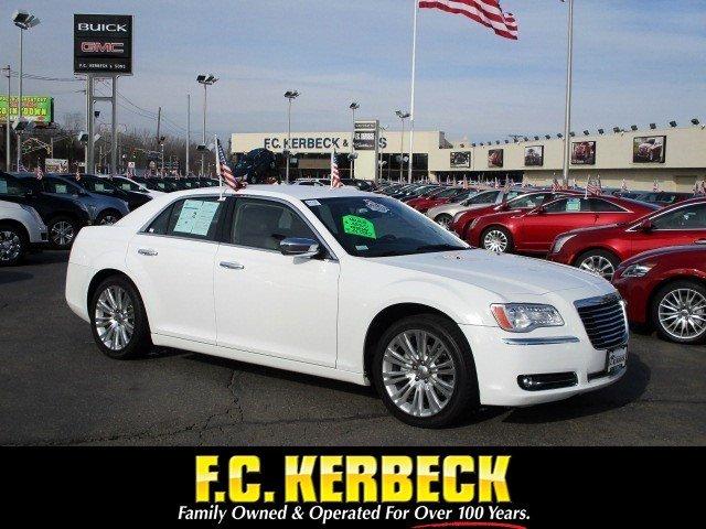 Used 2011 Chrysler 300 Limited for sale Sold at F.C. Kerbeck Lamborghini Palmyra N.J. in Palmyra NJ 08065 1