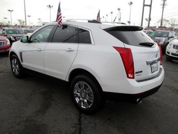 Used 2014 Cadillac SRX Luxury Collection for sale Sold at F.C. Kerbeck Lamborghini Palmyra N.J. in Palmyra NJ 08065 4