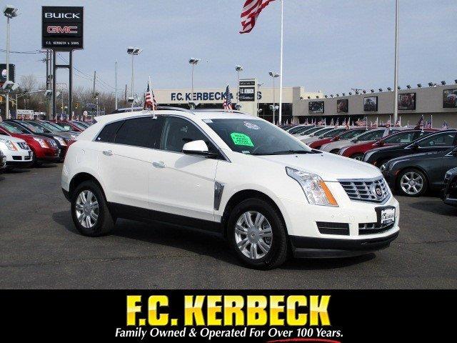Used 2016 Cadillac SRX Luxury Collection for sale Sold at F.C. Kerbeck Lamborghini Palmyra N.J. in Palmyra NJ 08065 1