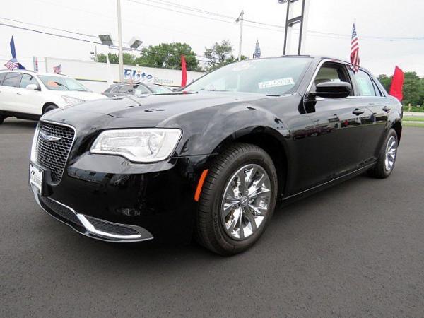 Used 2015 Chrysler 300 Limited for sale Sold at F.C. Kerbeck Lamborghini Palmyra N.J. in Palmyra NJ 08065 3