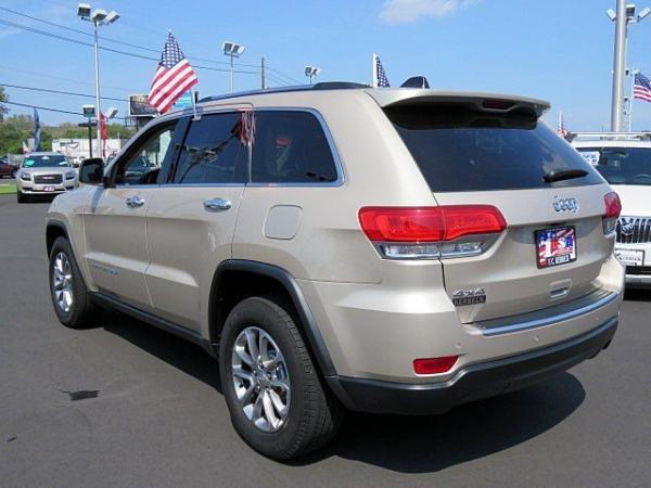 Used 2015 Jeep Grand Cherokee Limited for sale Sold at F.C. Kerbeck Lamborghini Palmyra N.J. in Palmyra NJ 08065 4