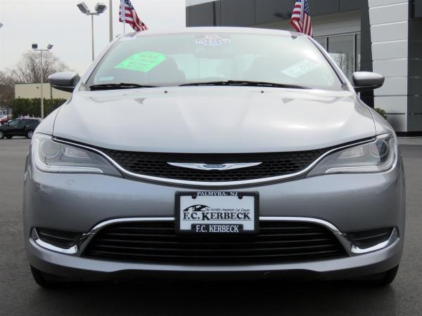 Used 2015 Chrysler 200 Limited for sale Sold at F.C. Kerbeck Lamborghini Palmyra N.J. in Palmyra NJ 08065 2