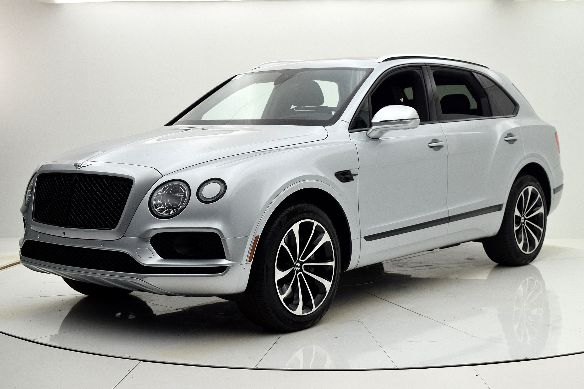 Used 2018 Bentley Bentayga Onyx Edition Blackline Spec for sale Sold at F.C. Kerbeck Lamborghini Palmyra N.J. in Palmyra NJ 08065 2