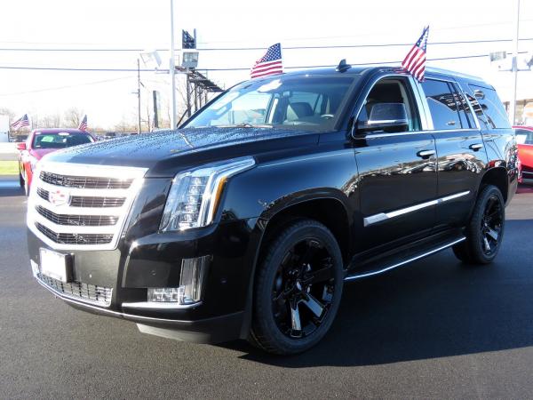 Used 2017 Cadillac Escalade Luxury for sale Sold at F.C. Kerbeck Lamborghini Palmyra N.J. in Palmyra NJ 08065 4